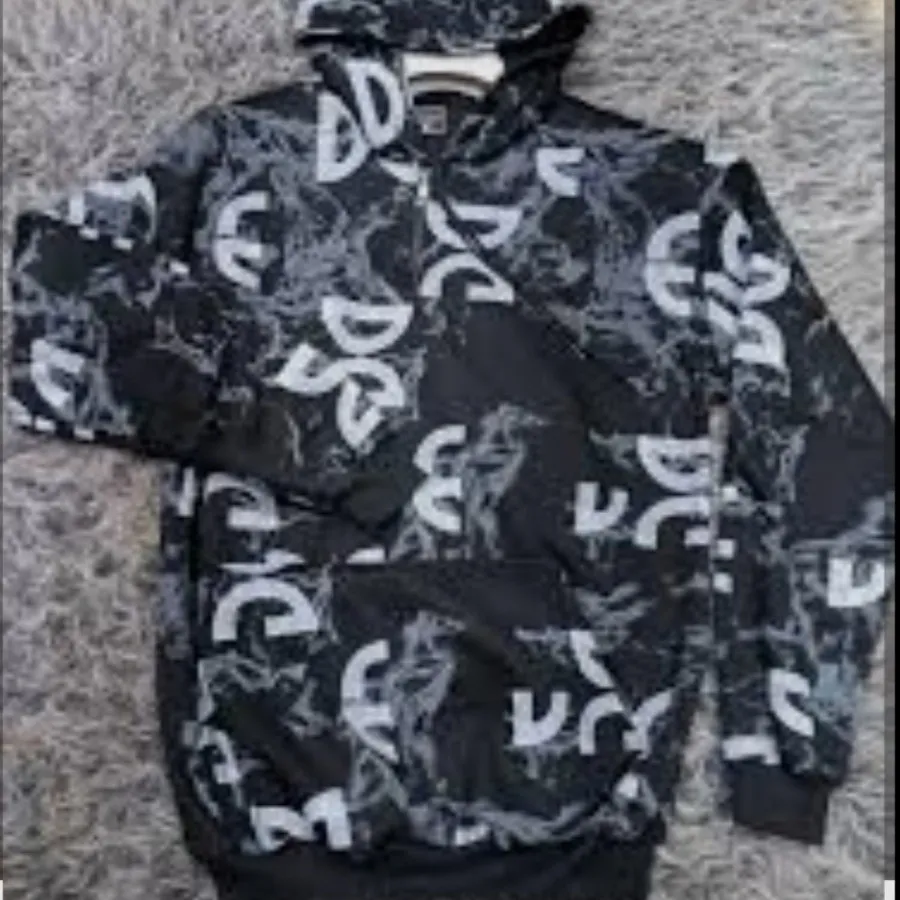 هودی کلاه دار تمام چاپ