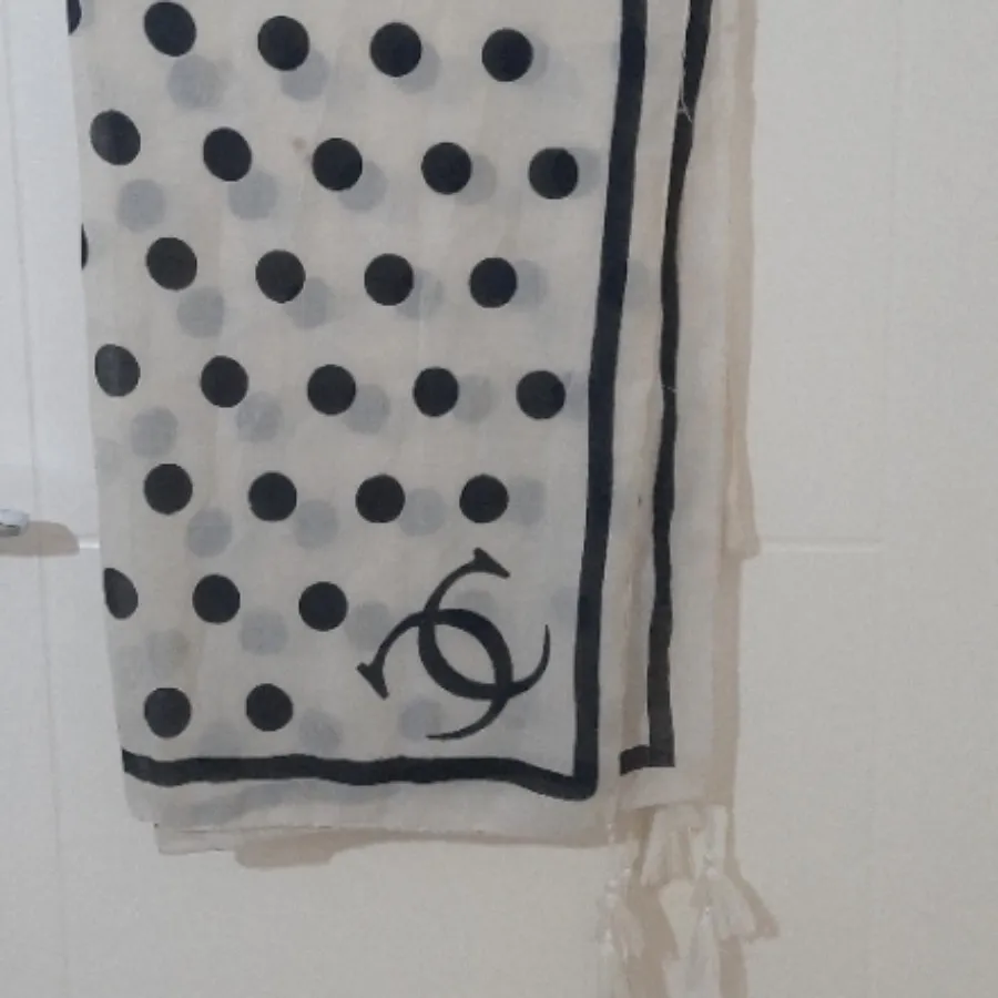 شال حریر سفید