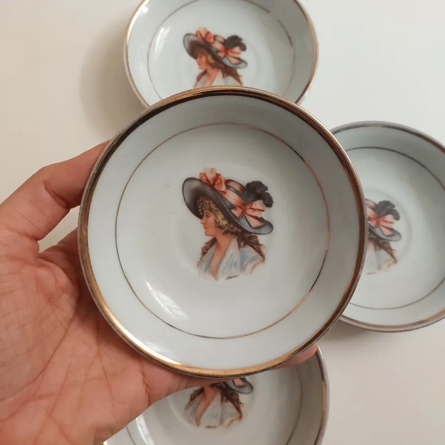 نعلبکی رخ چین قدیم