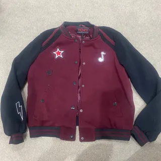 سویشرت قرمز