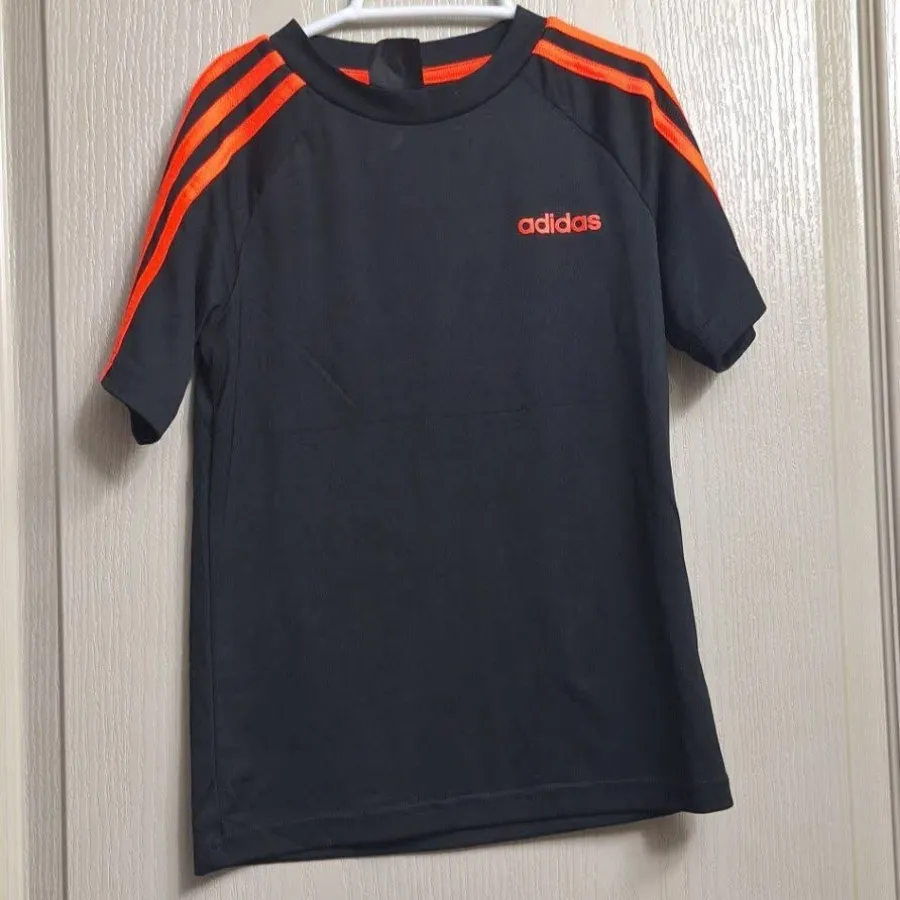 پیراهن ورزشی