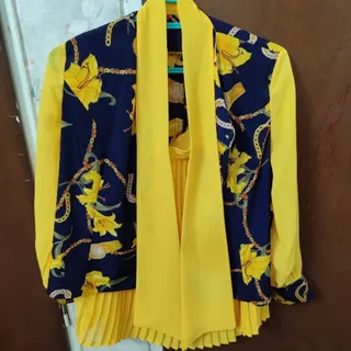 بلوز و دامن