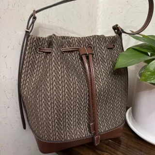 کیف برند منگو