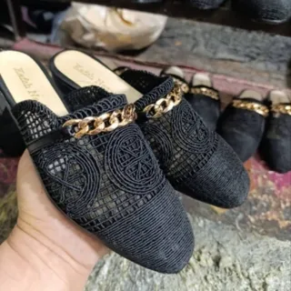 صندل جلو بسته