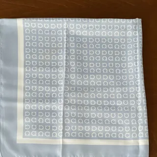 مینی اسکارف