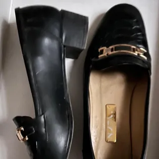 کفش چرم‌دست دوز