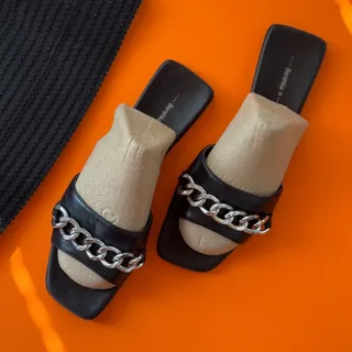 صندل مشکی برشکا