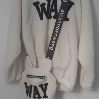 هودی همراه با کیف