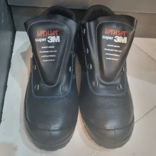 کفش کار و کوه