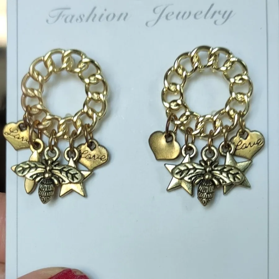 گوشواره آویزدار پر جزییات