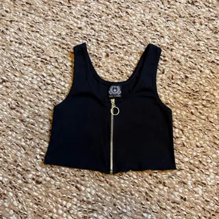 کراپ تاپ کوتاه