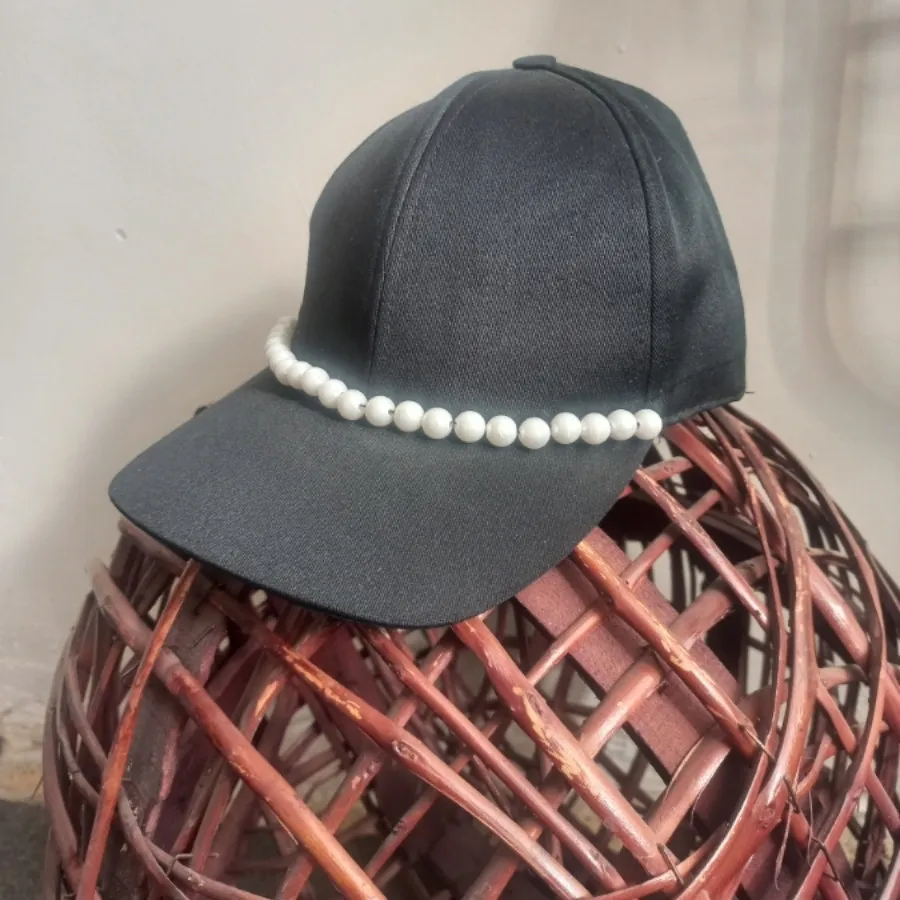 کلاه مرواریدی نقاب دار