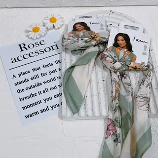 مینی اسکارف