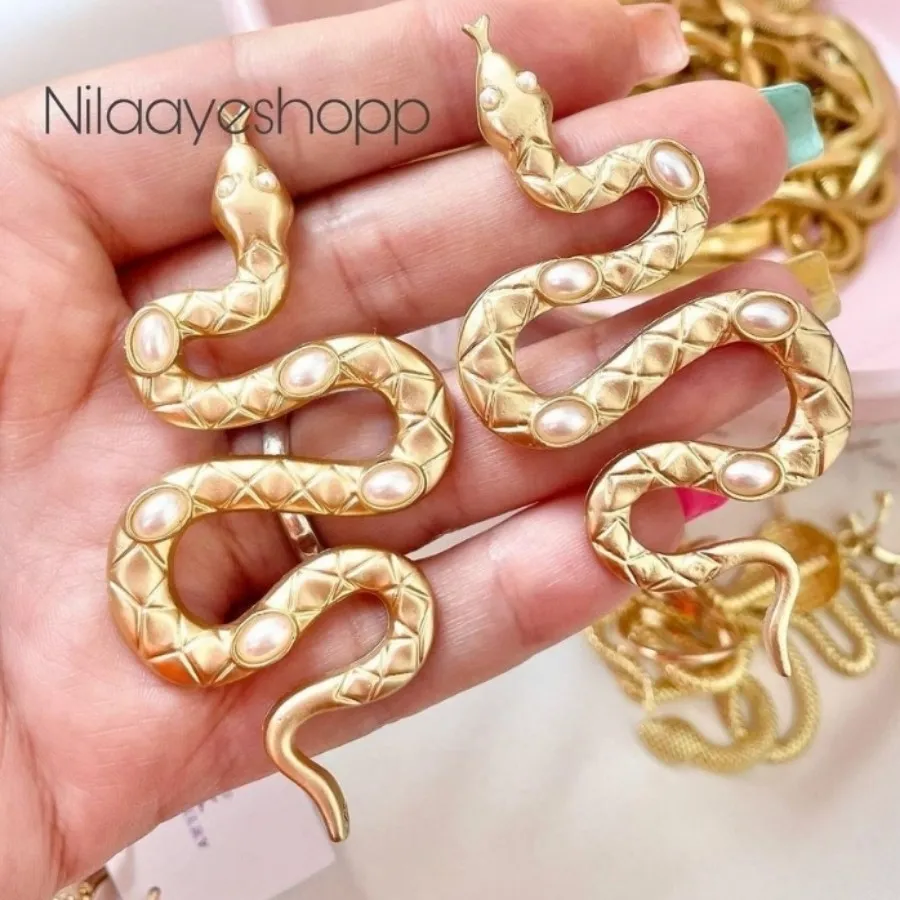 گوشواره ماربزرگ نگین دار