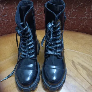 نیم بوت ورنی