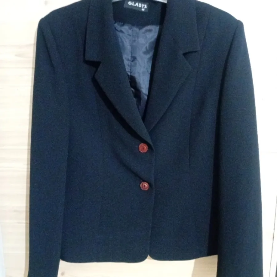 کت و دامن و تاپ