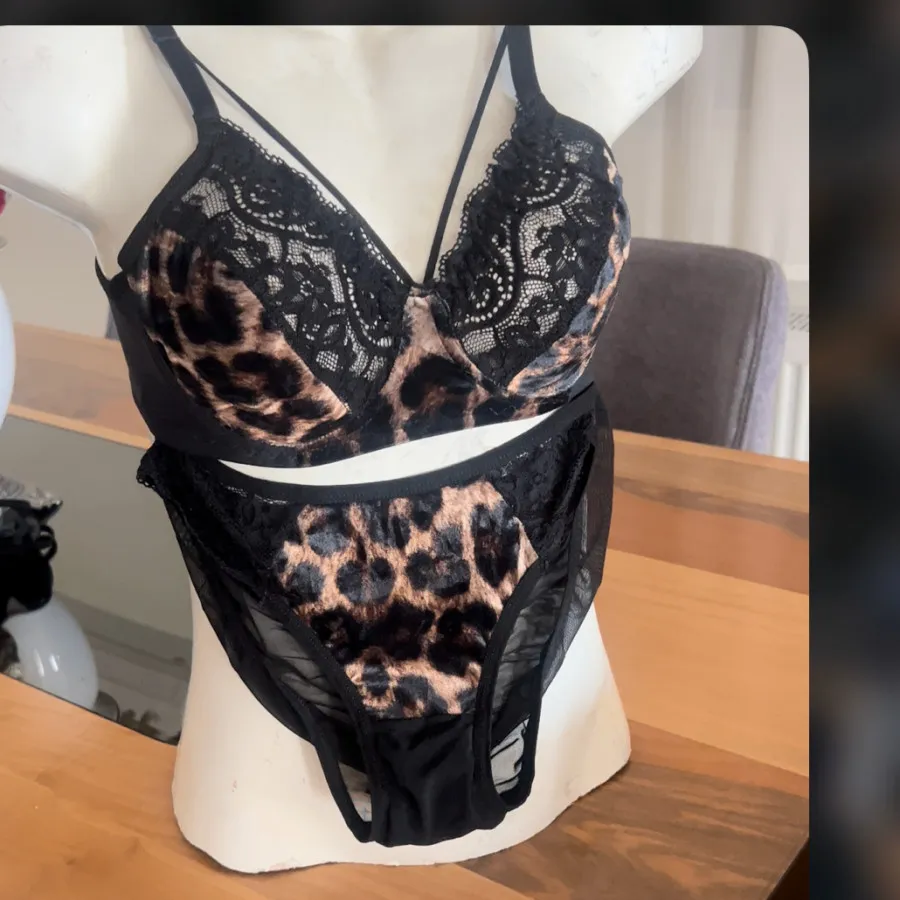 ست لباس زیر هارنس