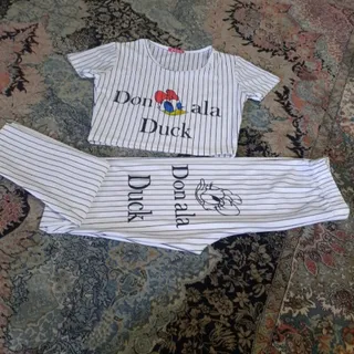 نیم تنه وشلوار