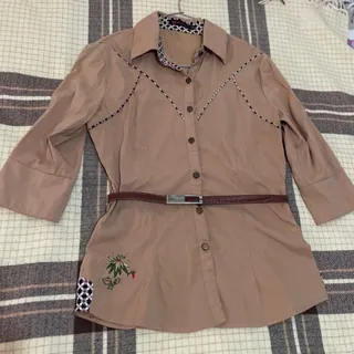 شومیز کرم نخودی با کمربند