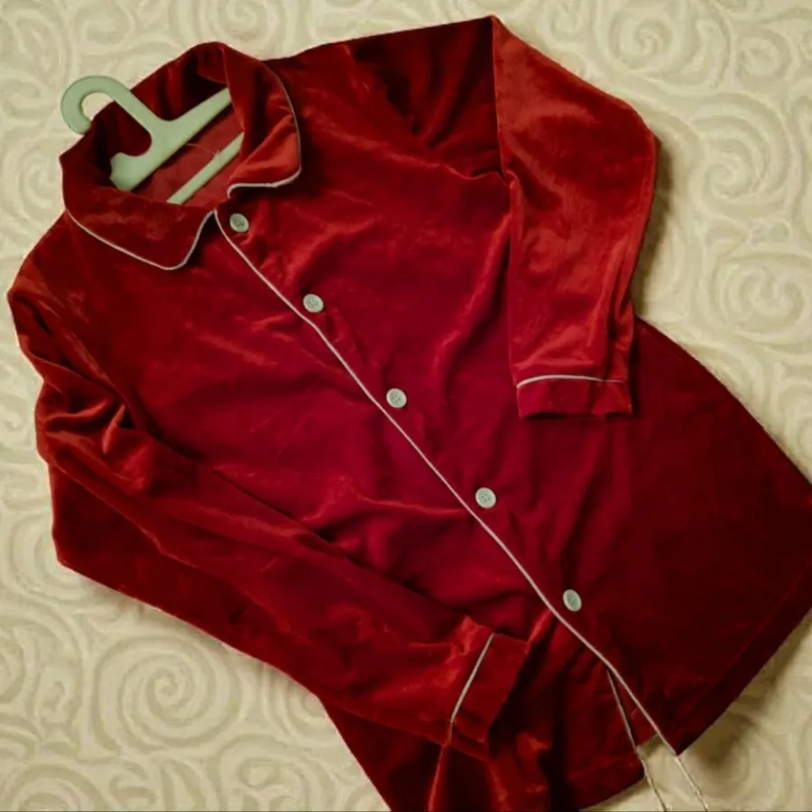 لباس خواب مخمل زرشکی