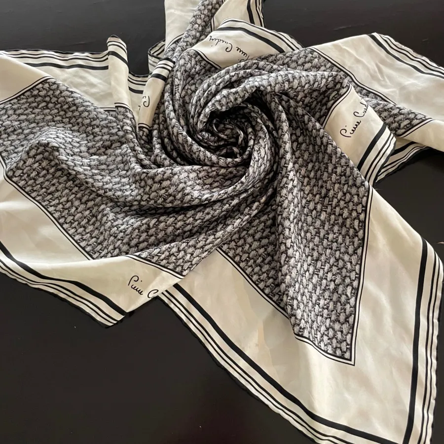 روسری pierre cardin