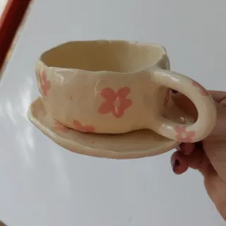 فنجان و زیرفنجانی