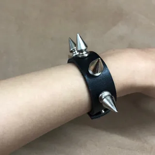 دستبند اسپایکی