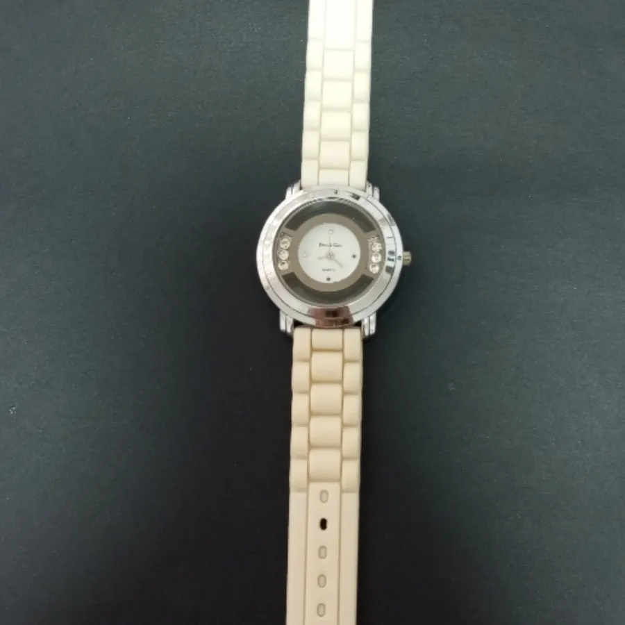 ساعت شیک کرمی