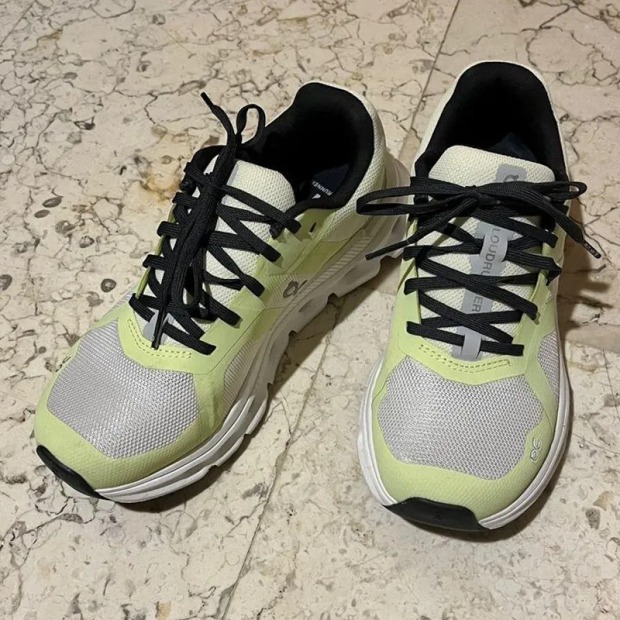 کفش برند on سوییس