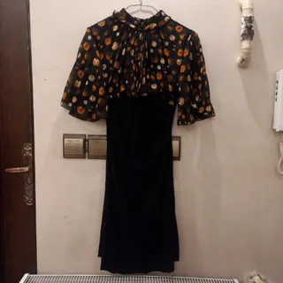 پیراهن دخترانه پلیسه