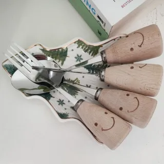 قاشق چنگال کارد