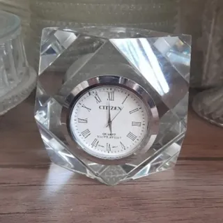 ساعت کریستال