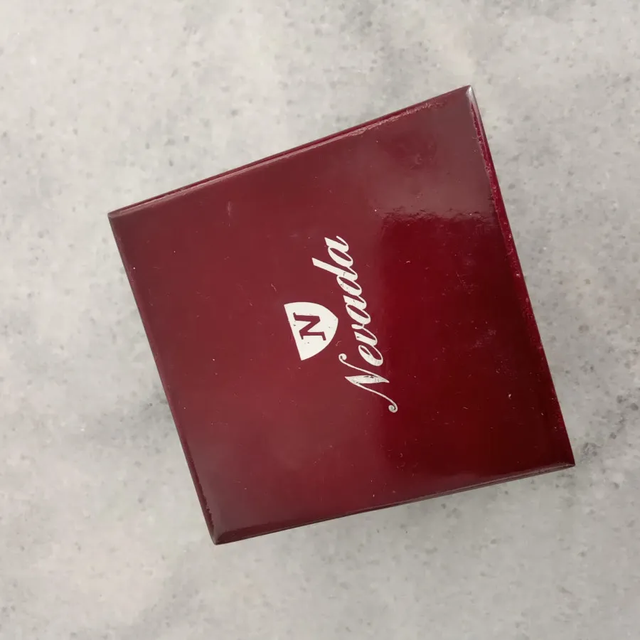 ساعت لاروس با جعبه نوادا