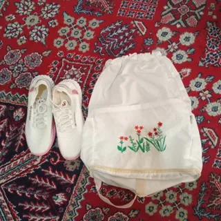 پک کوله پشتی  و کتونی