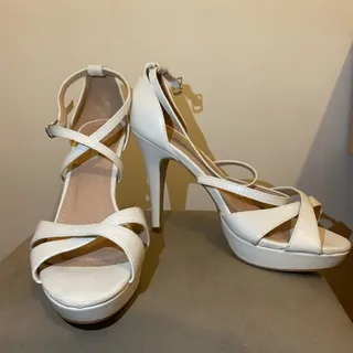 کفش پاشنه بلند