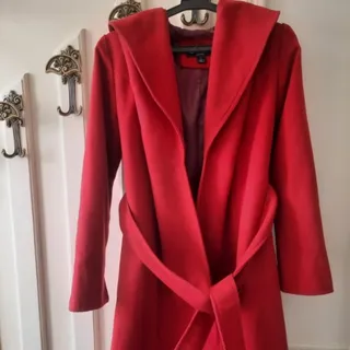 پالتو هم کلاهدارهم شنلدار