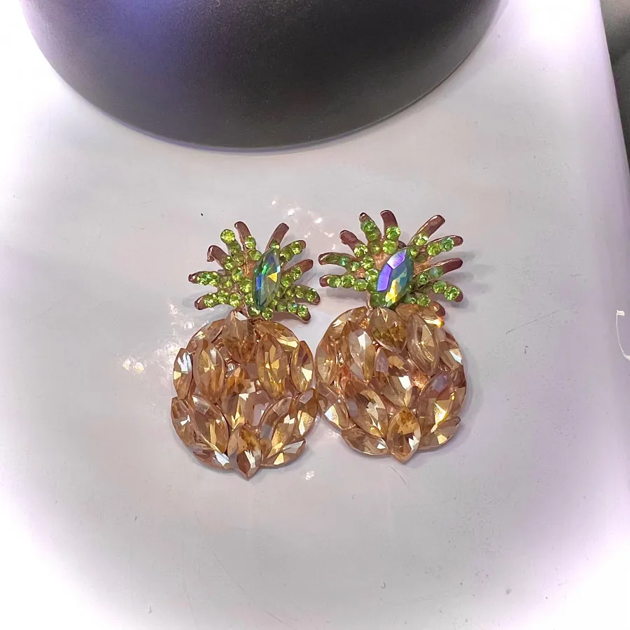 گوشواره آناناسی