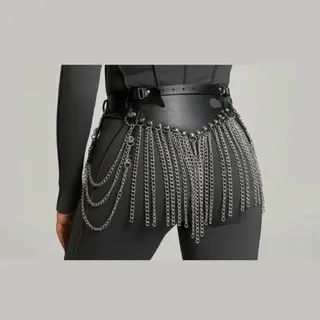 دامن چرم و زنجیر