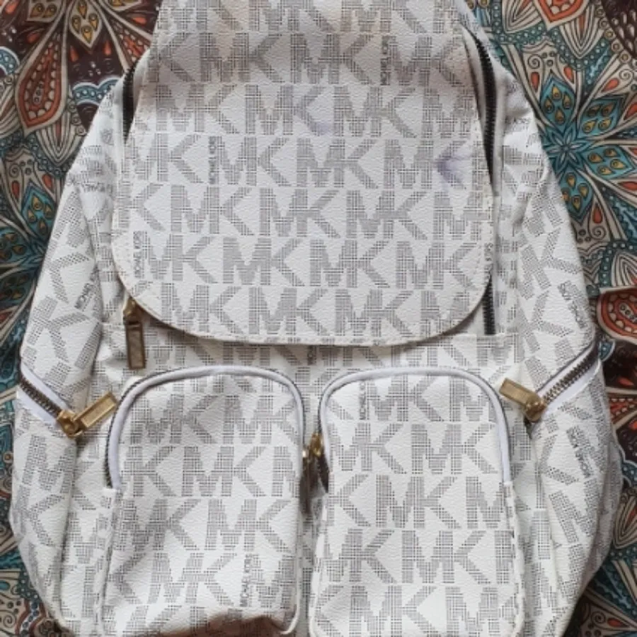 کوله پشتی بزرگ و جادار