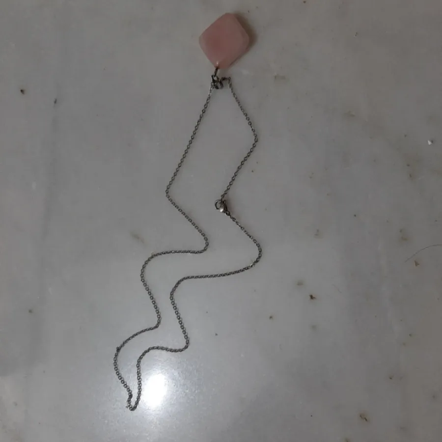 گردنبند ماه بهمن با انرژی