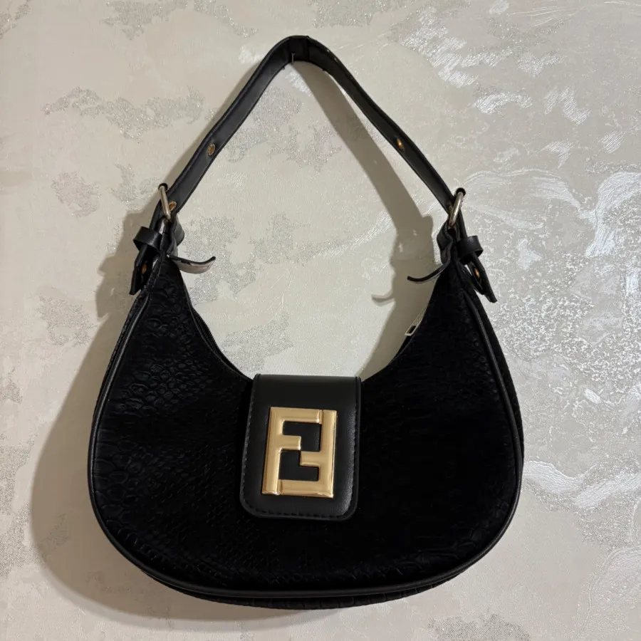 کیف دوشی طرح فندی