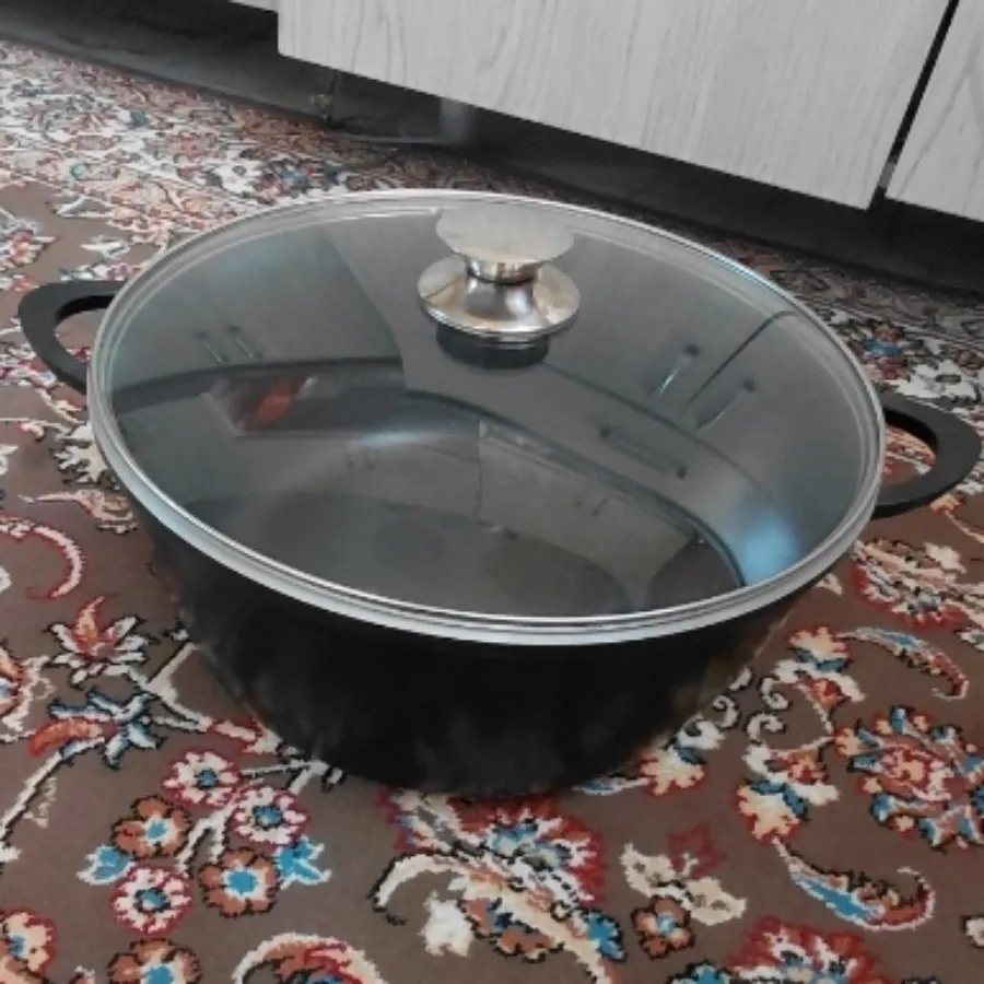 قابلمه چدن بزرگ