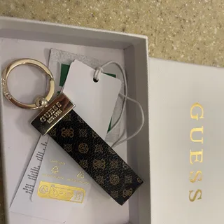 جاسوییچی جاکلیدی Guess