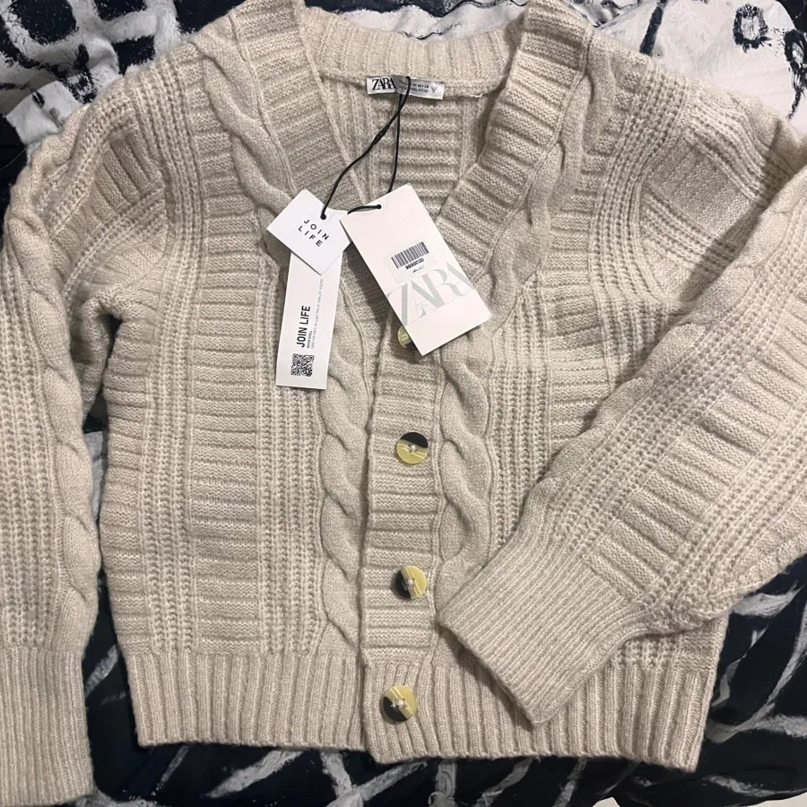 بافت دکمه دار زارا