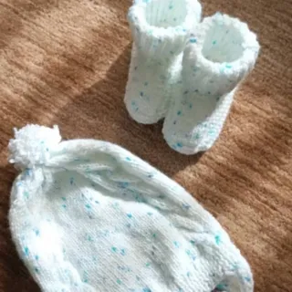 پاپوش وکلاه نوزادی