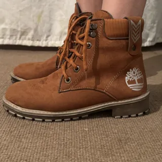 نیم بوت عسلی