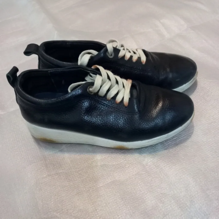 کتونی سرمه ای