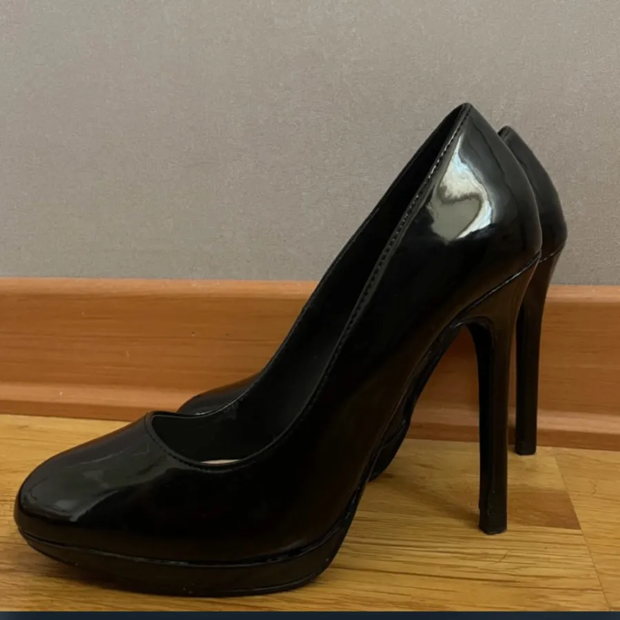 کفش زارا ورنی