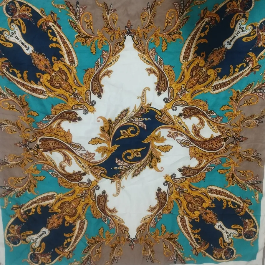 روسری ابریشم طرح دار