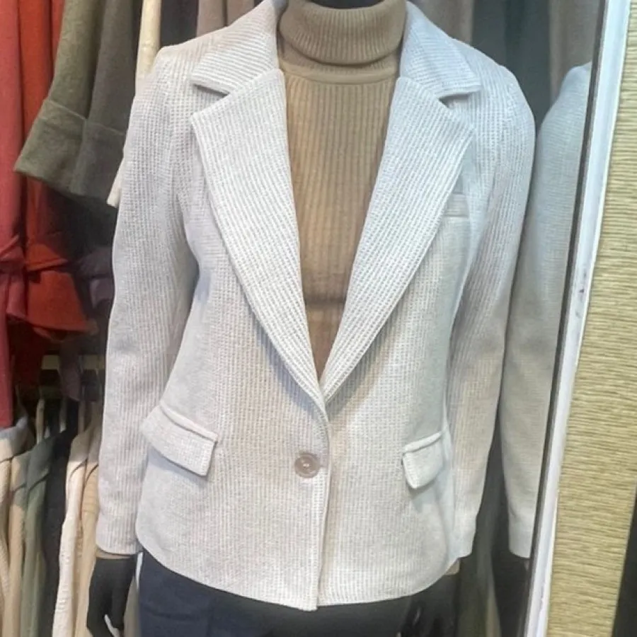 کت مخمل بیسکوییتی